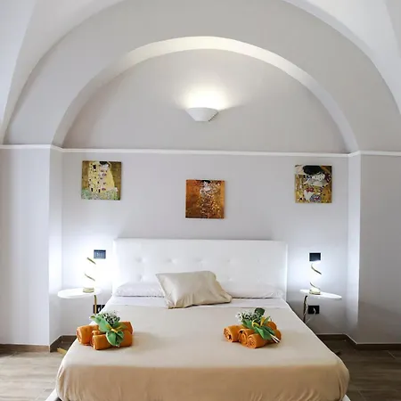 Dante 25 Apartment *